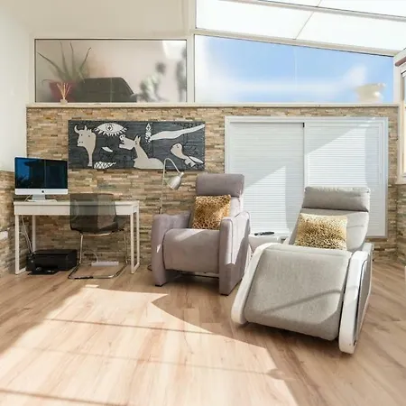 Appartement Lujo Al Lado Del Aeropuerto Parking Free Málaga